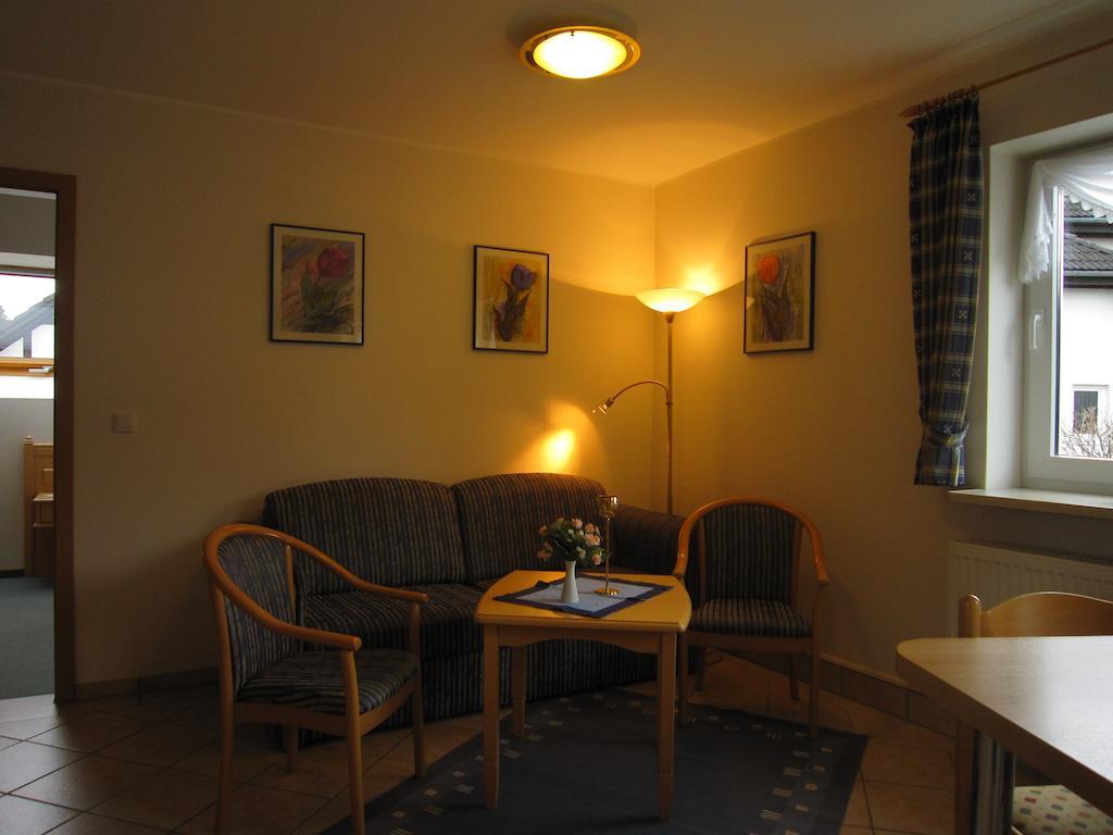 Ferienwohnungen Landgasthof Gilsbach Winterberg Pokoj fotografie